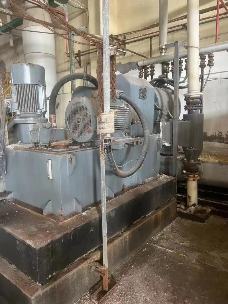 浙江轻机p60双级推料离心机两台.湖南湘潭hr500双级推料